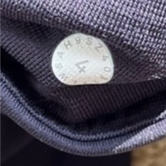 Lululemon leggings - navy color, size 4 - Picture 6 of 6